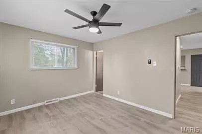 Florissant, MO 63033,1605 Koch DR