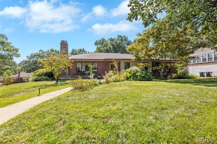 8800 Delmar BLVD, St Louis, MO 63124
