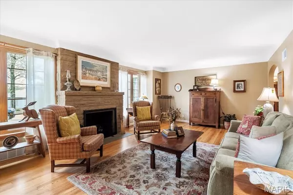 St Louis, MO 63119,1420 Azalea DR