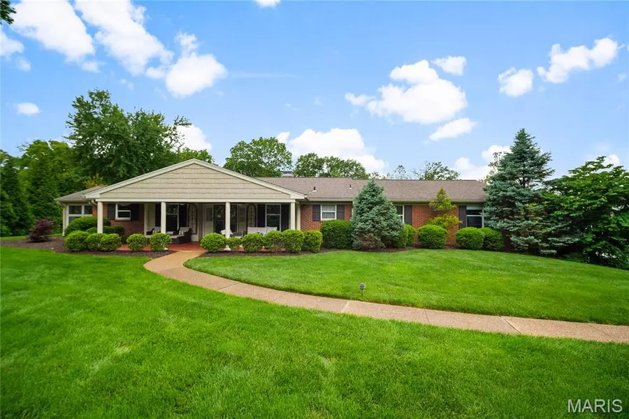 12935 Topping Estates DR, Town And Country, MO 63131