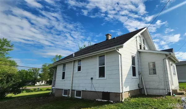 Chester, IL 62233,2311 State ST