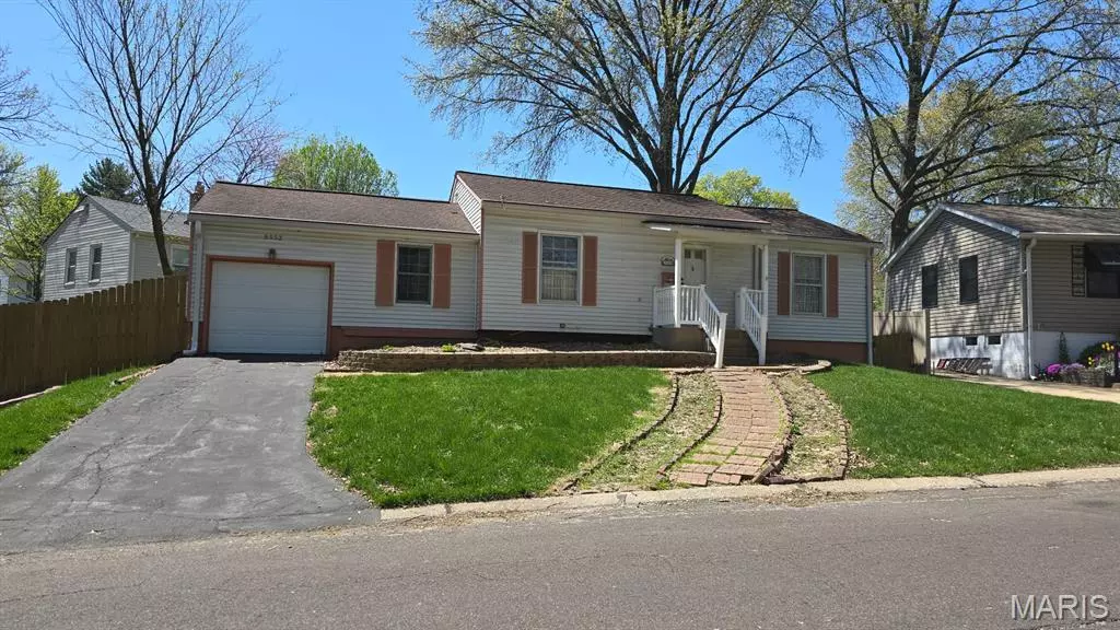St Louis, MO 63123,9332 Cloverhurst DR