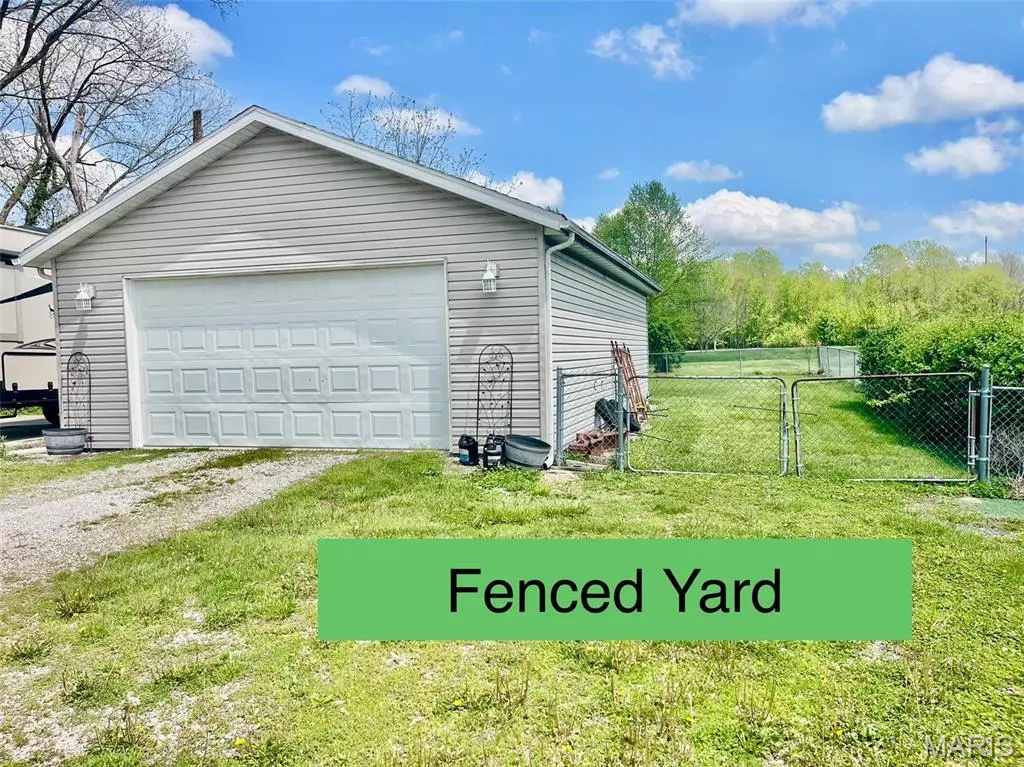 Benld, IL 62009,509 S Hardroad