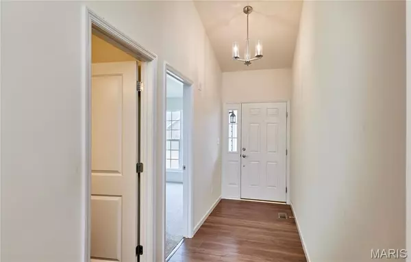 Eureka, MO 63025,5336 Lakepath WAY