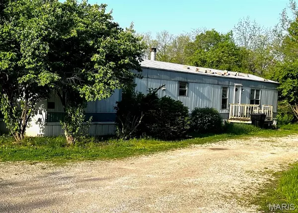 90 New Hope RD, Elsberry, MO 63343