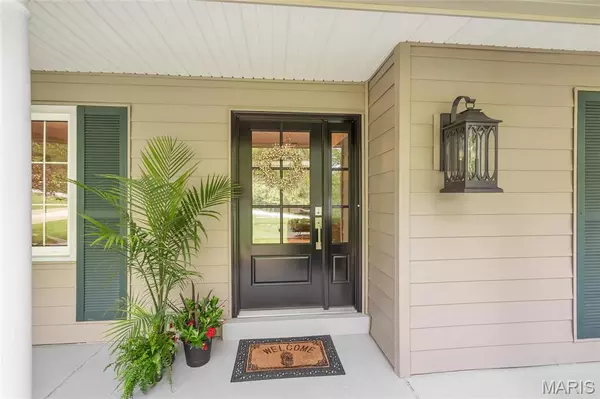 St Louis, MO 63141,667 Country Manor LN