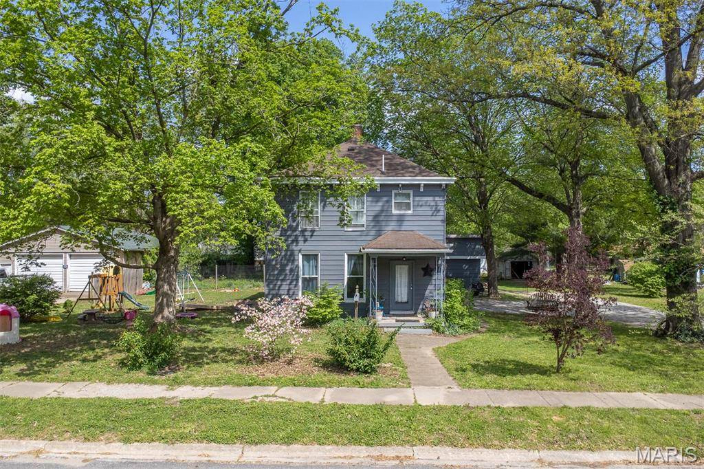 425 Rountree ST, Hillsboro, IL 62049