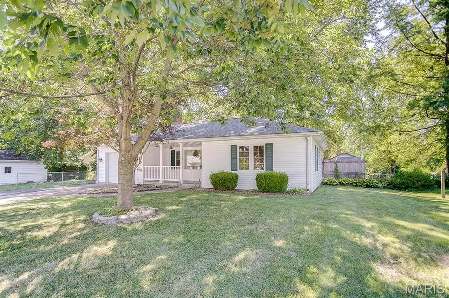 304 Ridgewood DR, Belleville, IL 62223