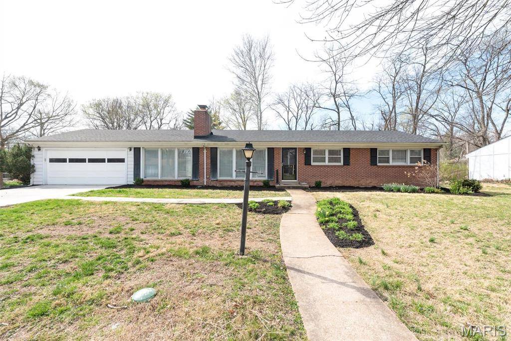 767 Wenneker DR, St Louis, MO 63124