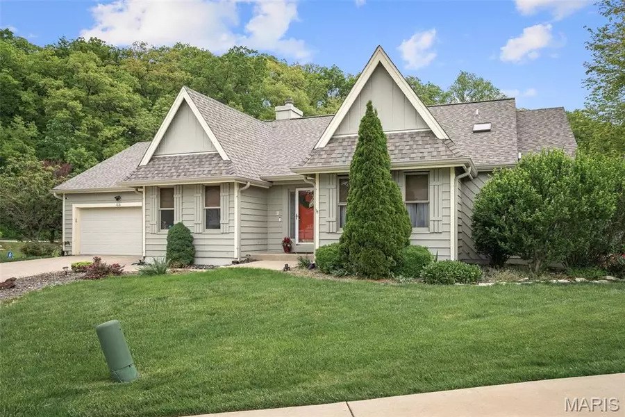 108 Antoinette TER, Lake St Louis, MO 63367