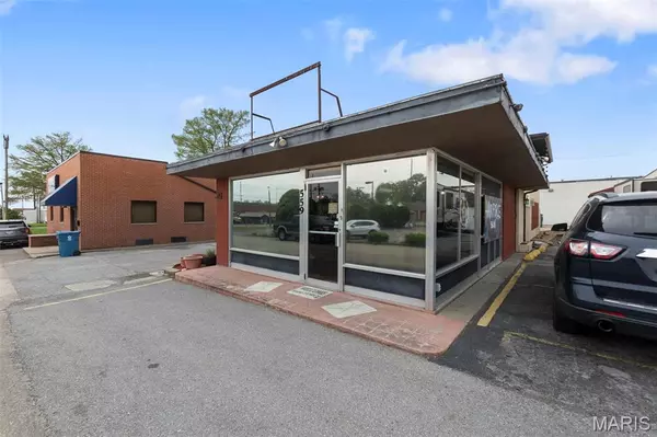 Cape Girardeau, MO 63701,559 Spring AVE N