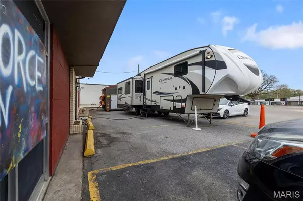 Cape Girardeau, MO 63701,559 Spring AVE N