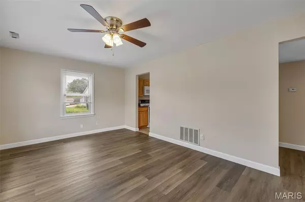 St Ann, MO 63074,3216 Lynros DR