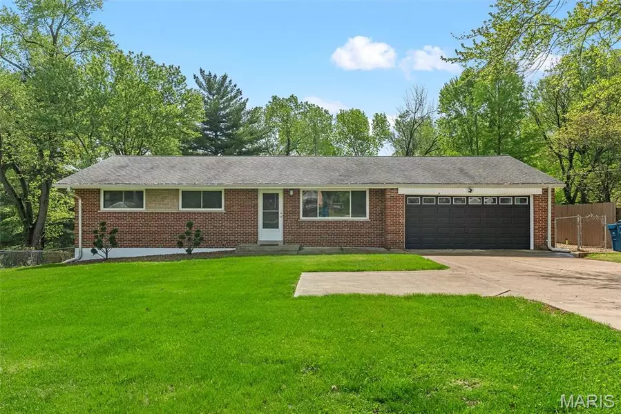 13300 Old Jamestown Rd, Black Jack, MO 63033