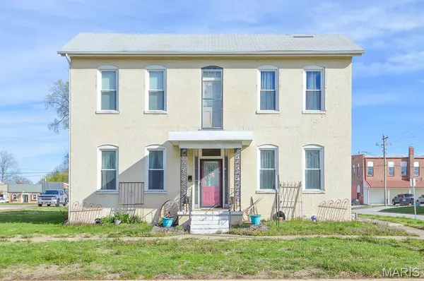 1011 Franklin ST, Carlyle, IL 62231