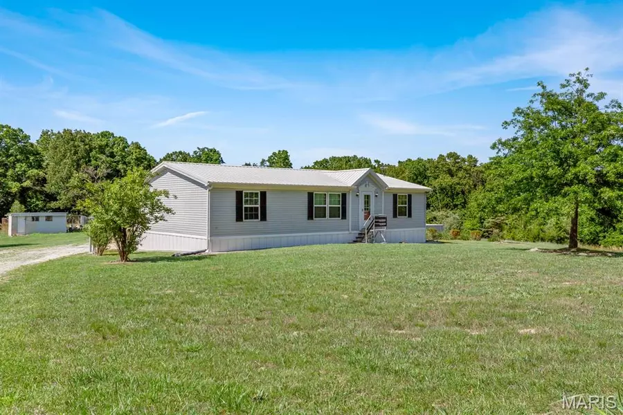359 Hawkeye DR, Hawk Point, MO 63349