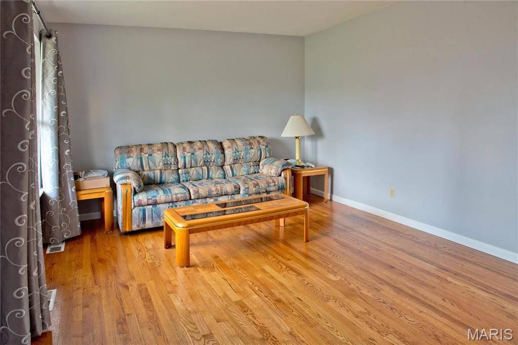 St Louis, MO 63128,5374 Butler Hill Estates DR