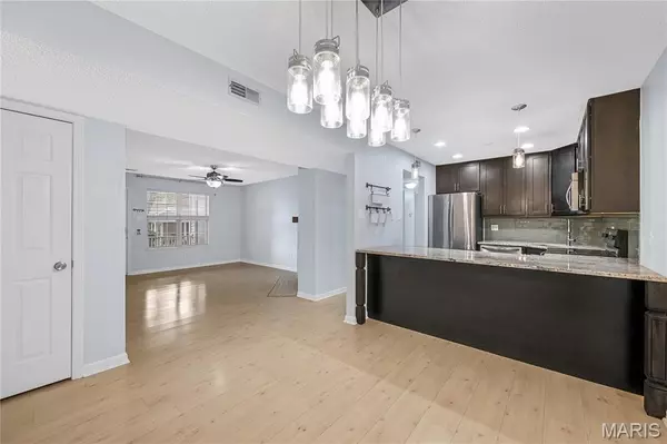 St Louis, MO 63144,9158 Robin CT