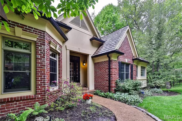 242 Saint Andrews DR, St Albans, MO 63073