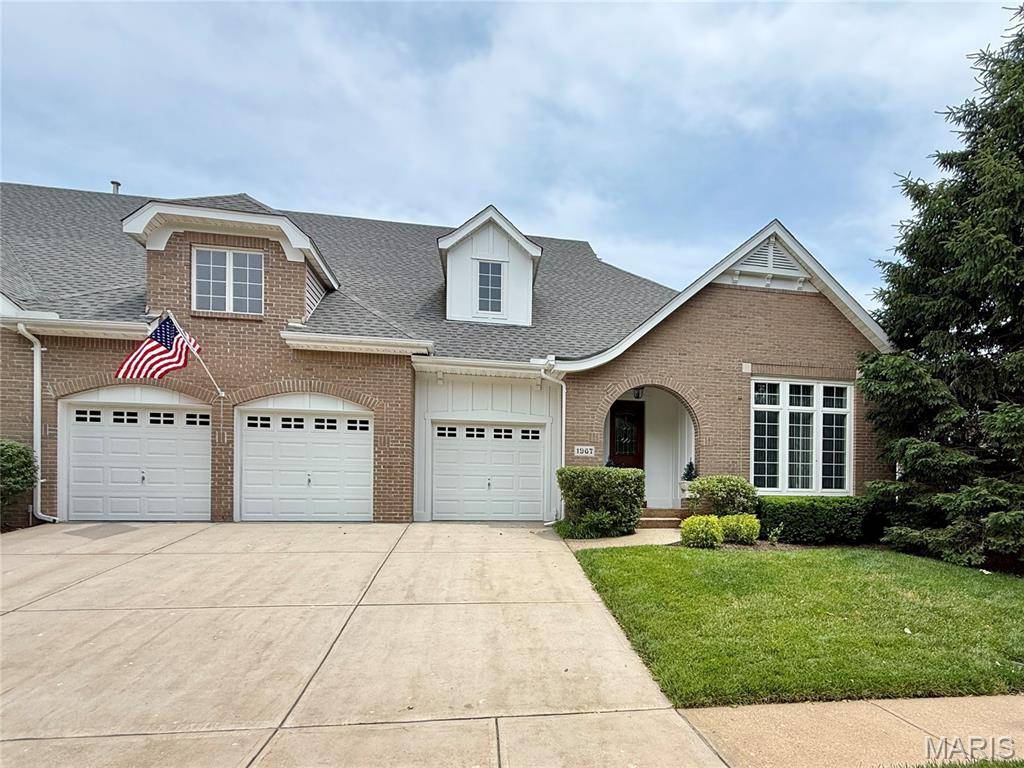 1967 Chesterfield Ridge CIR, Chesterfield, MO 63017