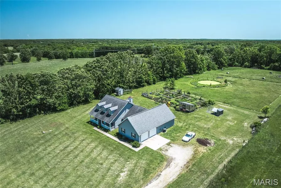 26050 Rockport RD, Richland, MO 65556