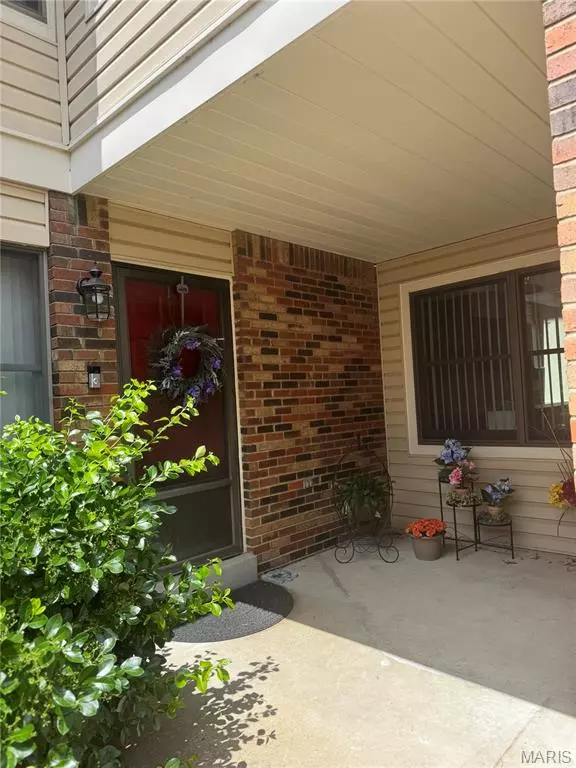 St Louis, MO 63128,13709 La Conte CT