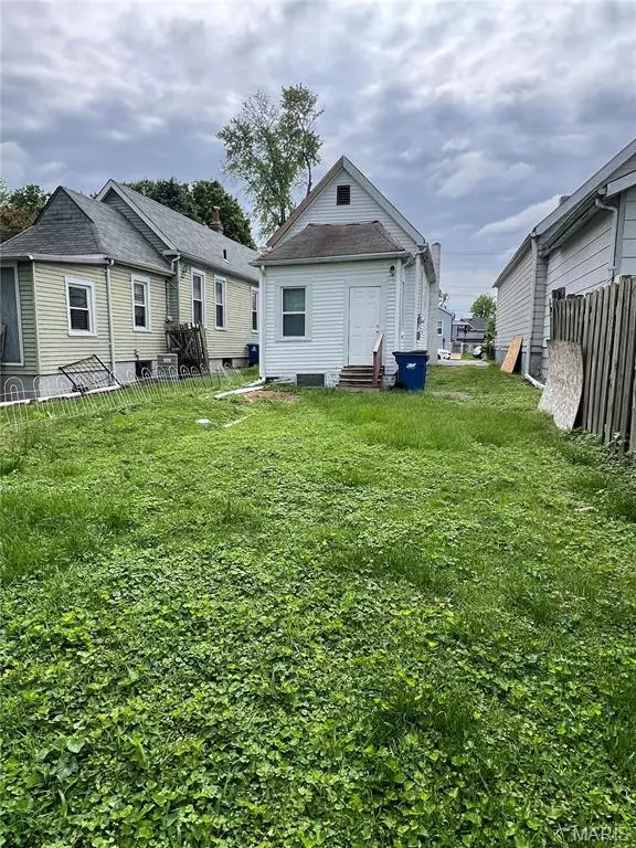 St Louis, MO 63125,8423 Tennessee AVE