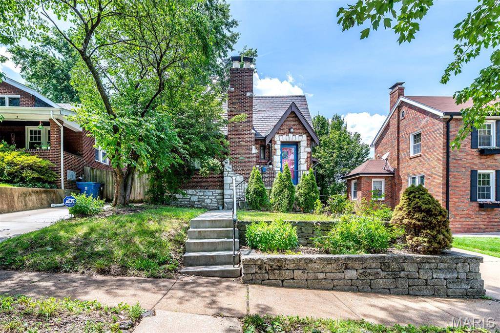 1723 McCready AVE, St Louis, MO 63117
