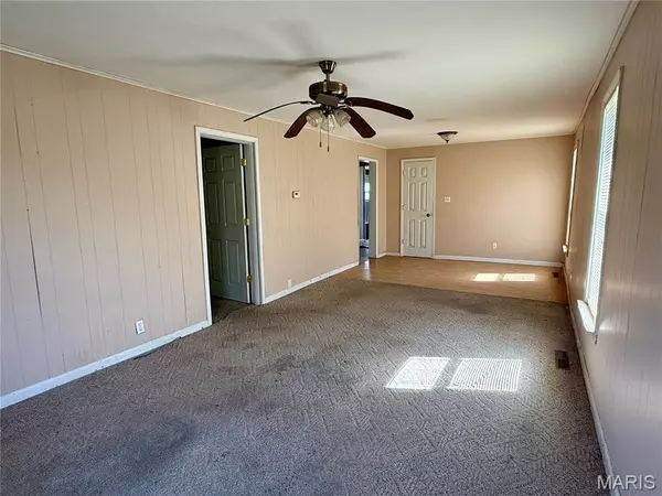 Christopher, IL 62822,802 E Main ST