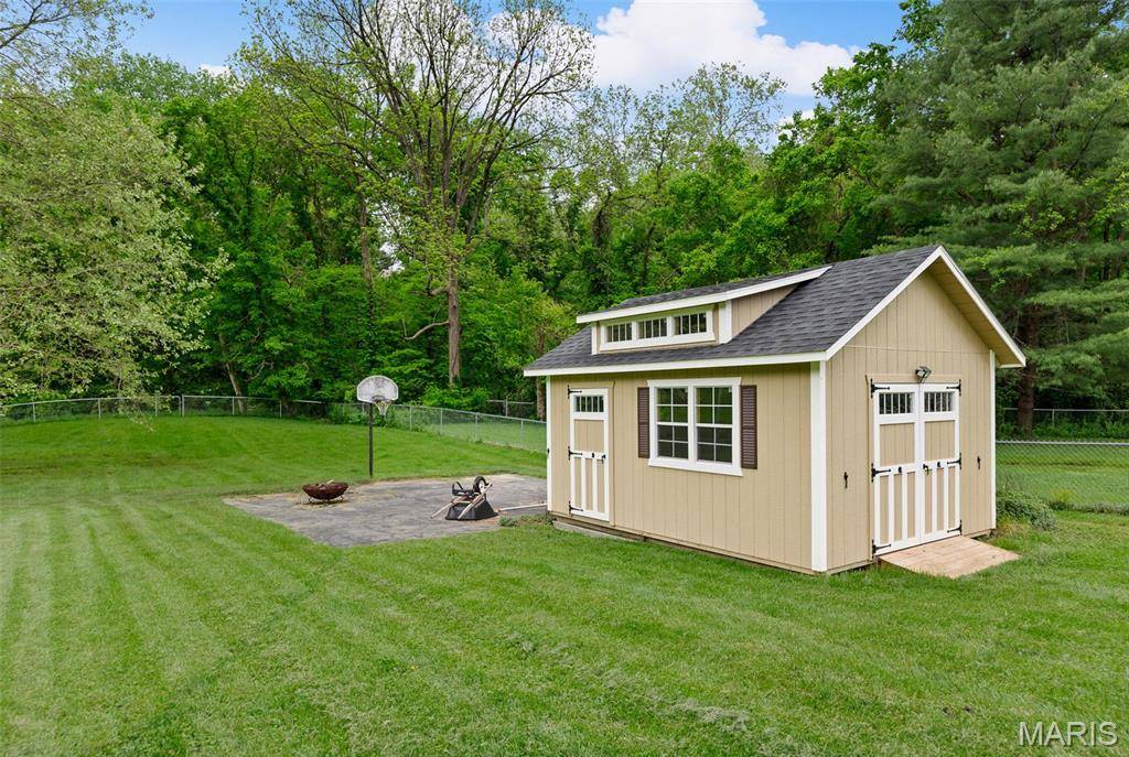 Collinsville, IL 62234,102 Davis PL