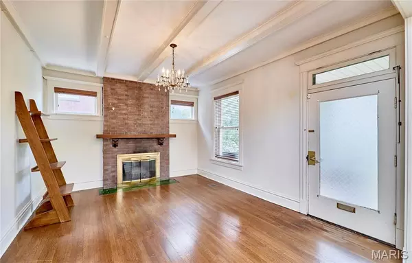 St Louis, MO 63108,5062 Waterman BLVD