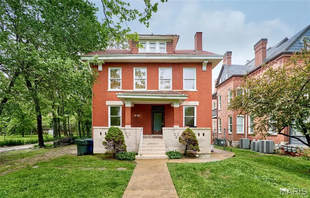 St Louis, MO 63108,5062 Waterman BLVD