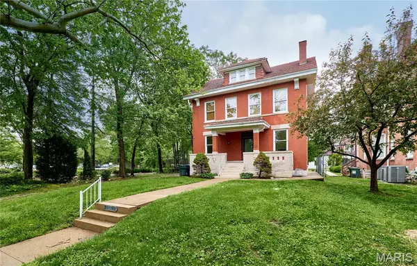 St Louis, MO 63108,5062 Waterman BLVD