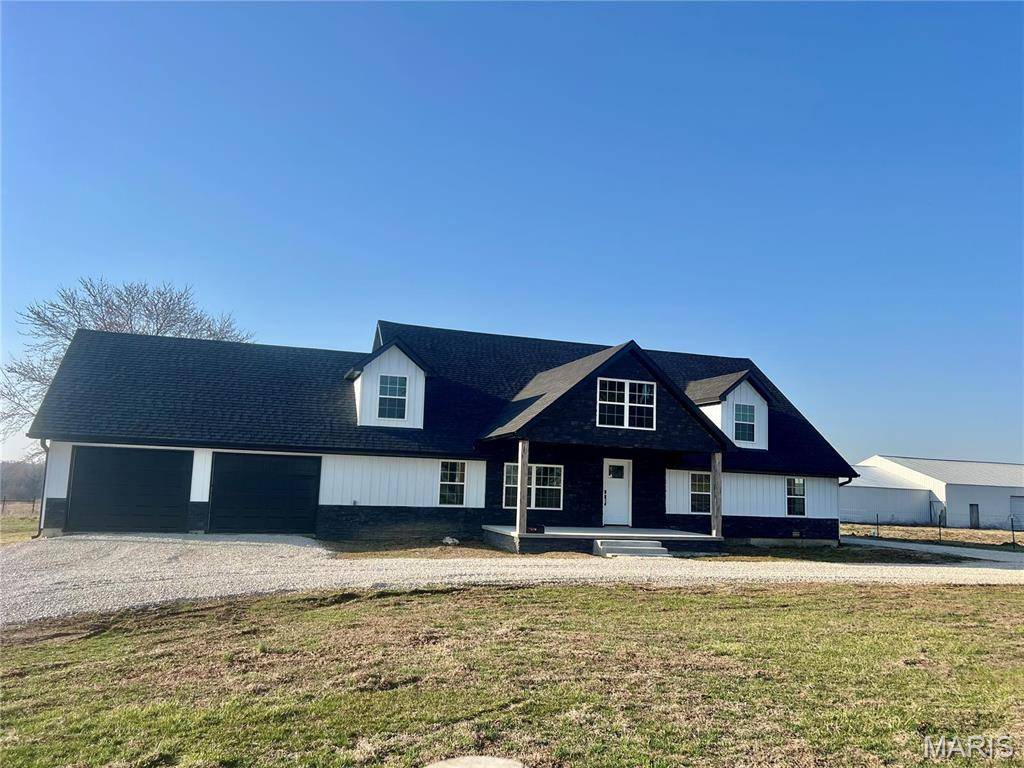24110 EVANSTON, Lebanon, MO 65536