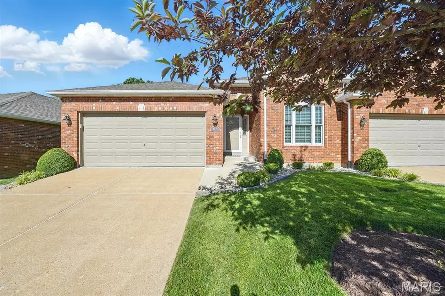 127 Tori Pines DR, St Louis, MO 63129