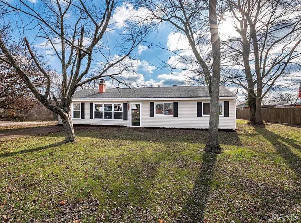 5108 S Gem DR, High Ridge, MO 63049