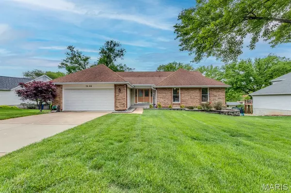 7806 Grantwood Oaks CT, St Louis, MO 63123