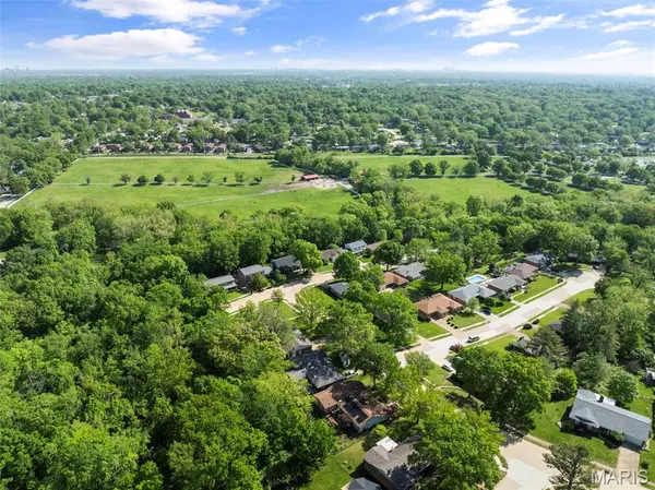 St Louis, MO 63126,9055 Grant Farm TRL