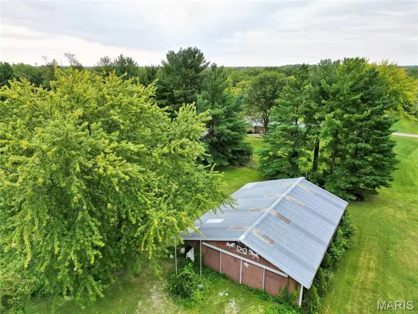 Hillsboro, IL 62049,717 Seyborn AVE