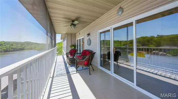 Camdenton, MO 65020,138 Oak Harbor DR #6D