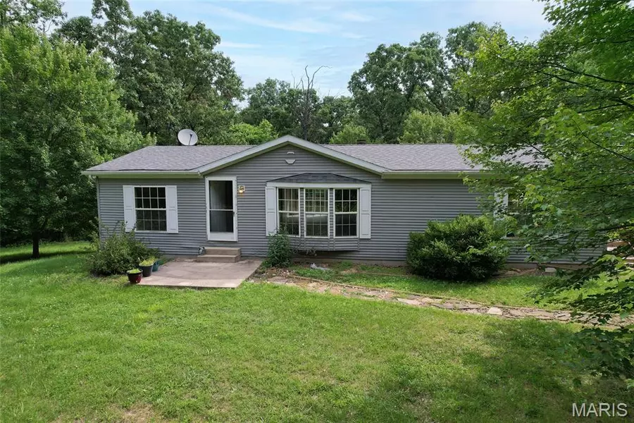 24 Clonts RD, Sullivan, MO 63080