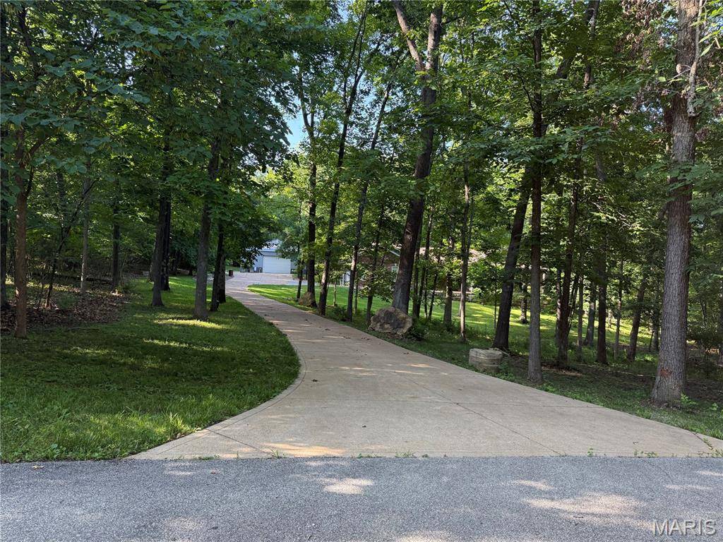 4135 Spring Valley Estates DR, Hillsboro, MO 63050
