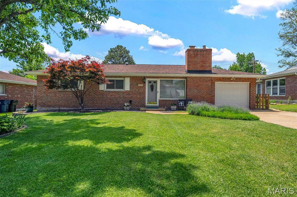 7666 Grant Haven DR, St Louis, MO 63123