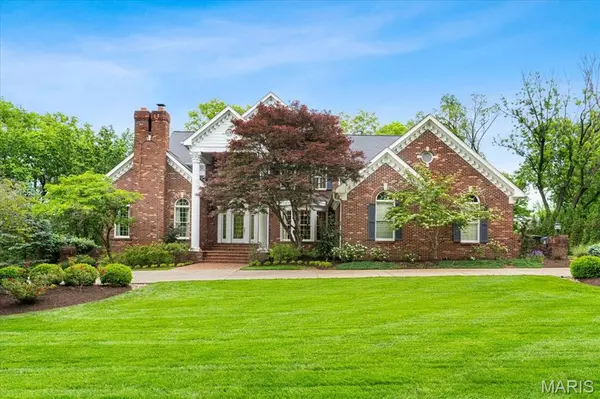 7 Indian Creek LN, Frontenac, MO 63131