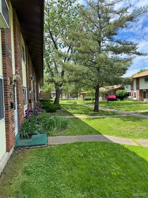 Hazelwood, MO 63042,7382 Hazelcrest DR