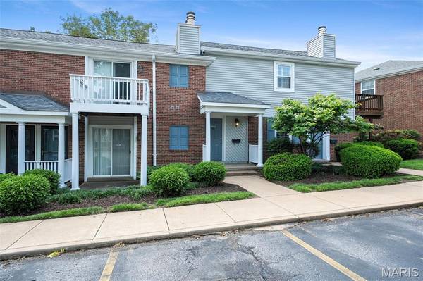 1423 Peacock LN, Brentwood, MO 63144