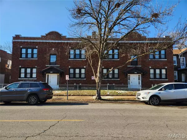 3656 Bates ST, St Louis, MO 63116