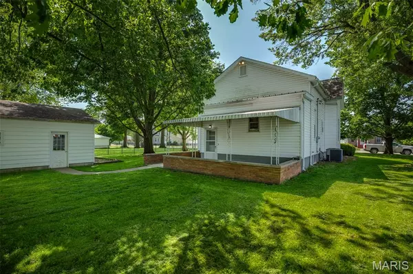 Mount Olive, IL 62069,109 W 2nd ST S
