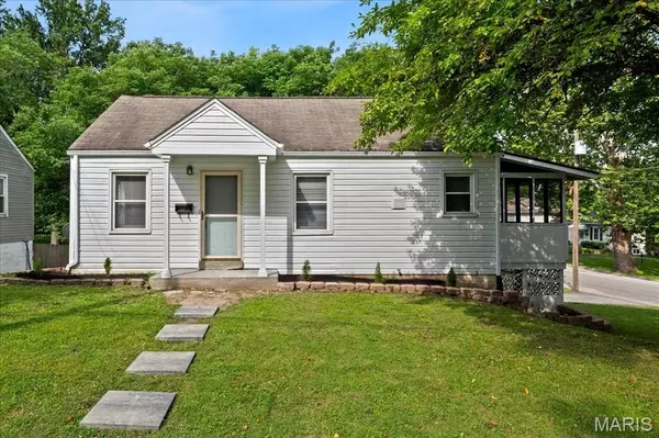 9636 W Milton AVE, St Louis, MO 63114