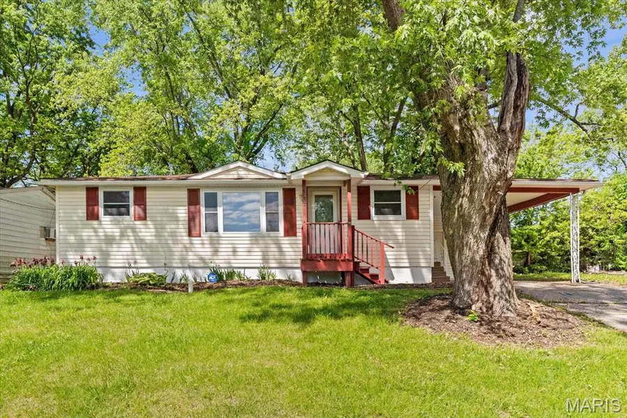 217 Cascade DR, Belleville, IL 62223